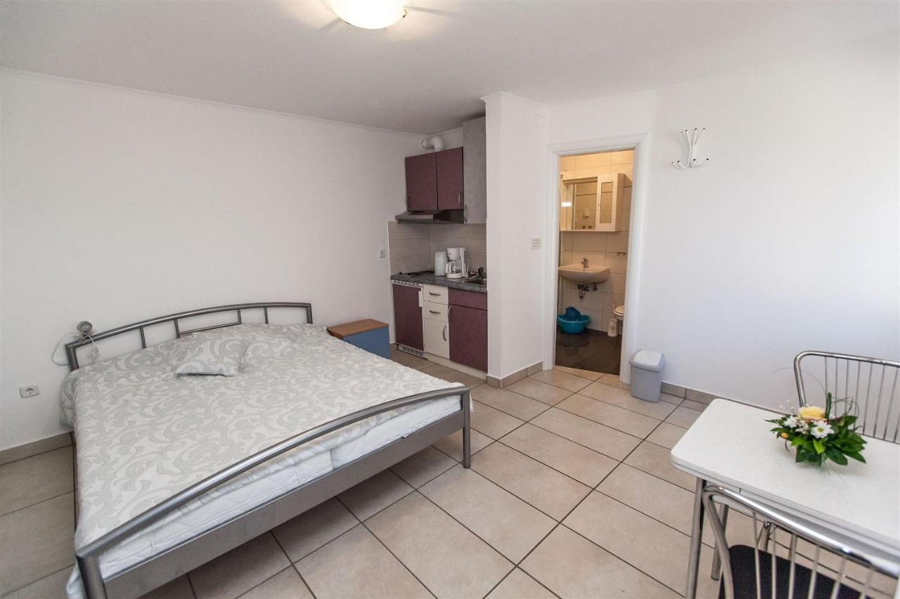 Apartments Carmen Crikvenica Luaran gambar