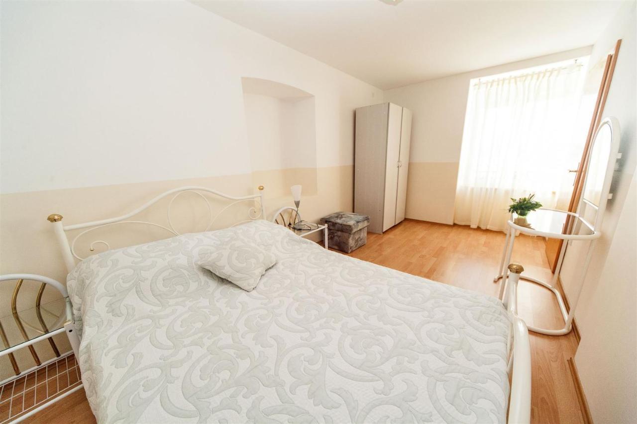 Apartments Carmen Crikvenica Luaran gambar